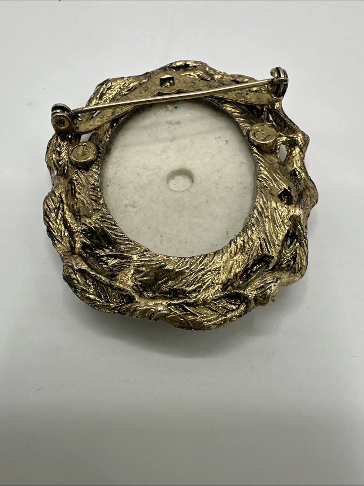 Broche Colgante Amarillo Estilo Camafeo Floral Pintado Porcelana Enmarcada Tono Dorado De Colección Foto 2 de 4