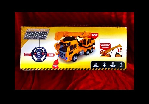 LARGE interactive Radio Control construction toy crane, steer,360°armlift,lights - Picture 4 of 12