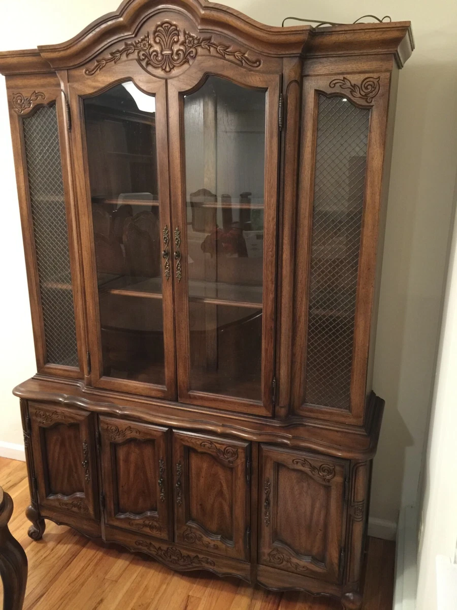 Hibriten cheap china cabinet