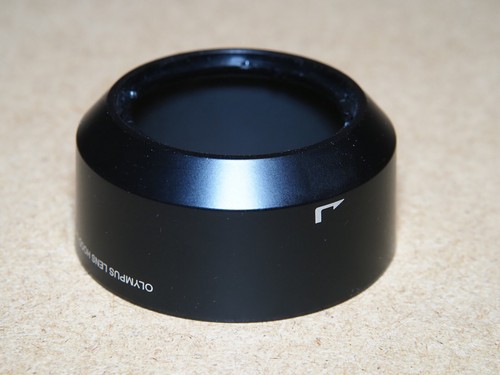 Gegenlichtblende Olympus MFT zum Zuiko 1,8 / 45 - Typ LH-40B, neuwertig - Bild 3 von 3