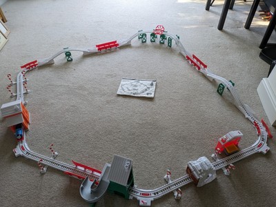 Toy Thomas Holiday Cargo Delivery Set Trackmaster Thomas Holiday