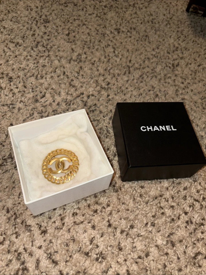 CHANEL Women's CC Logo Brooch (1996) Made in Paris - Image 3 of 4