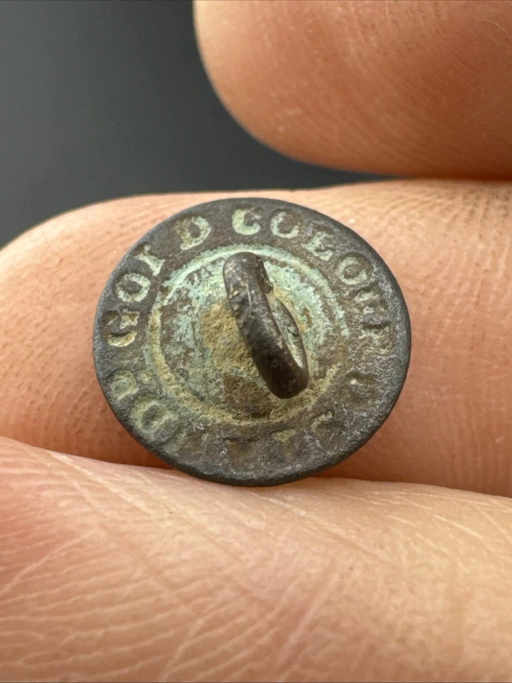 19th Century 1700s Cast Pewter Button 📦 - Image 3 of 4