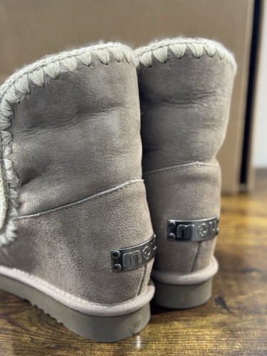 Moueskimo Innen Keilabsatz Kurz Taupe Freizeit Mou Damen Stiefel Stein Logo 40’ - Bild 3 von 6