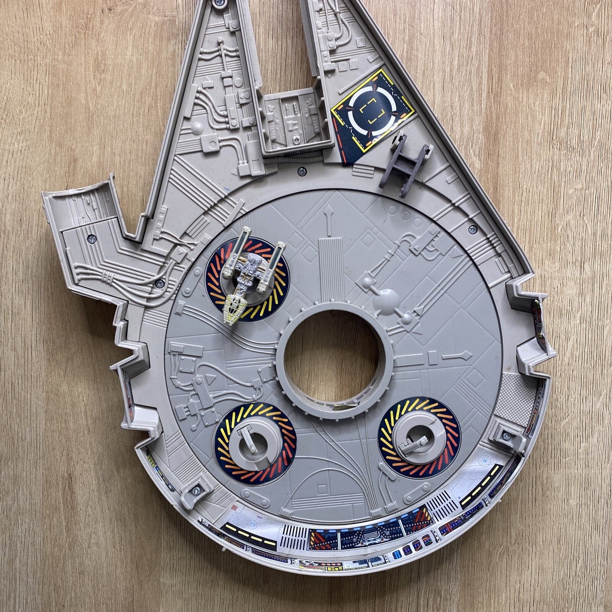 Vintage 90s Star Wars Action Fleet Ship Millenium Falcon w/ Ship