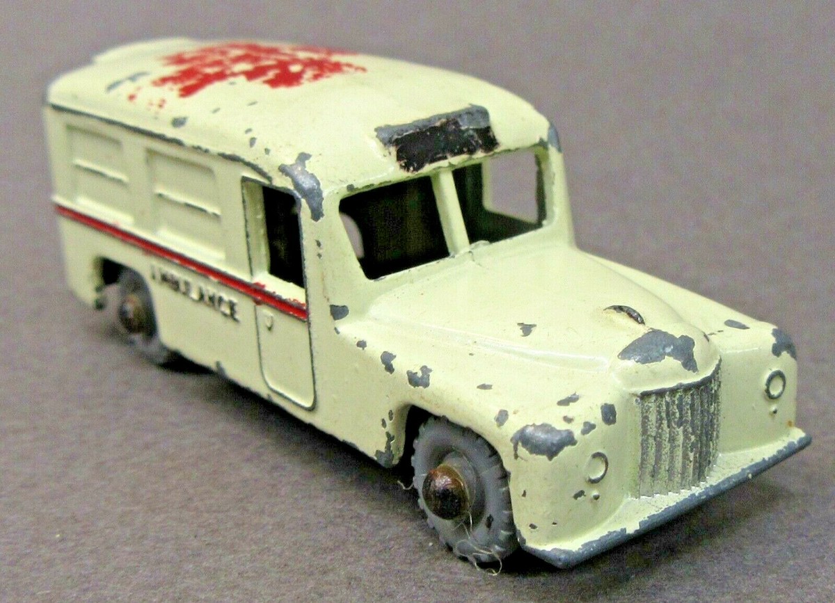 Matchbox #14 DAIMLER AMBULANCE gray plastic wheels diecast Play