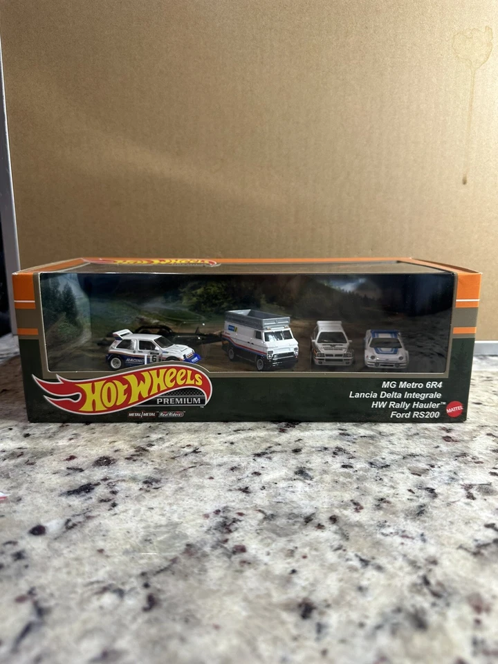 Hot Wheels Premium Diorama Rally Set MG Metro Lancia Delta HW Hauler Ford RS200 Foto 2 de 2