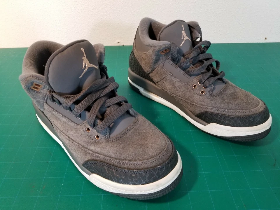 Air Jordan 3 Retro GG Anthracite Bronze Older Kids' Lifestyle Sneakers Shoes - Image 2 of 4