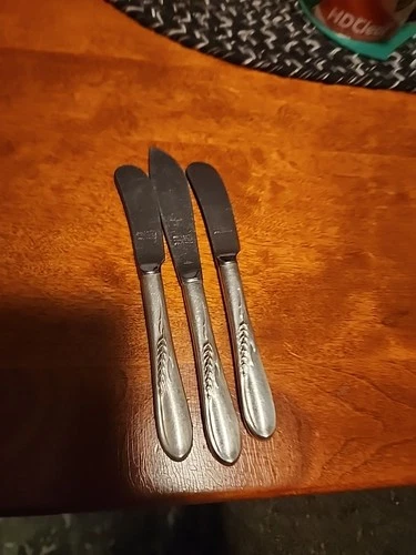 Reed And Barton Silver Wheat Pattern Sterling Sliver Handel  Butter Knives  3