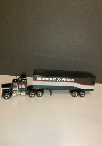 Matchbox Convoy Kenworth Aerodyne Semi, Midnight X-Press, VARIATION Light Stripe