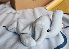 Ty Beanie Babies Peanut The Elephant Mint Condition with Tags Retired