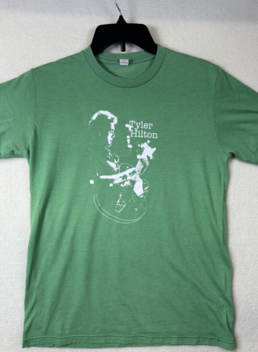 Tyler Hilton T-Shirt Londries Slim Fit Size Medium Green Short Sleeve - 第 1/6 張圖片
