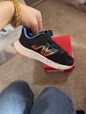 New Balance Little Kids' Size 9 Fresh Foam Arishi v4 Bungee Lace Top Strap Shoe