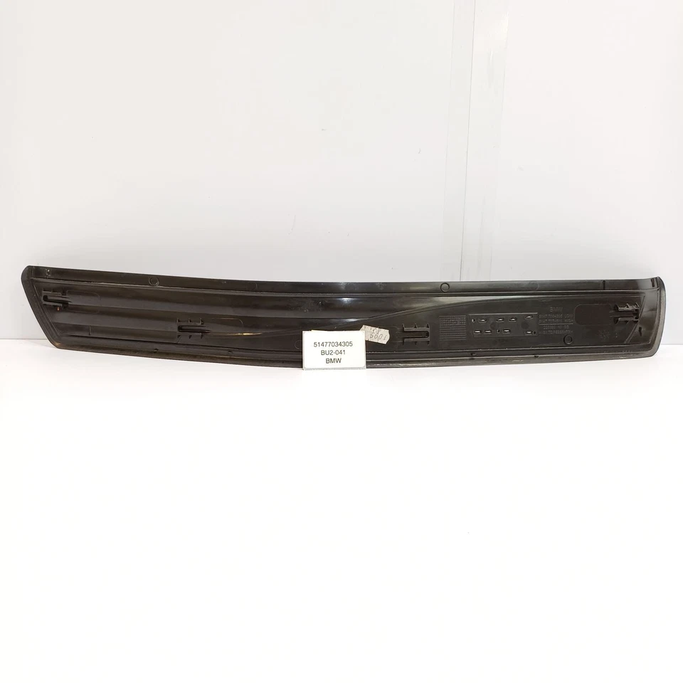 2004-2010 BMW 530xi Rear Left Entrance Cover Black 51477034305 - Image 4 of 4