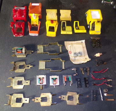 AJ'S TRACK CLEANER HTF JUNKLOT MANY GOOD PARTS TO WORK WITH HERE ANY ? JUST ASK!