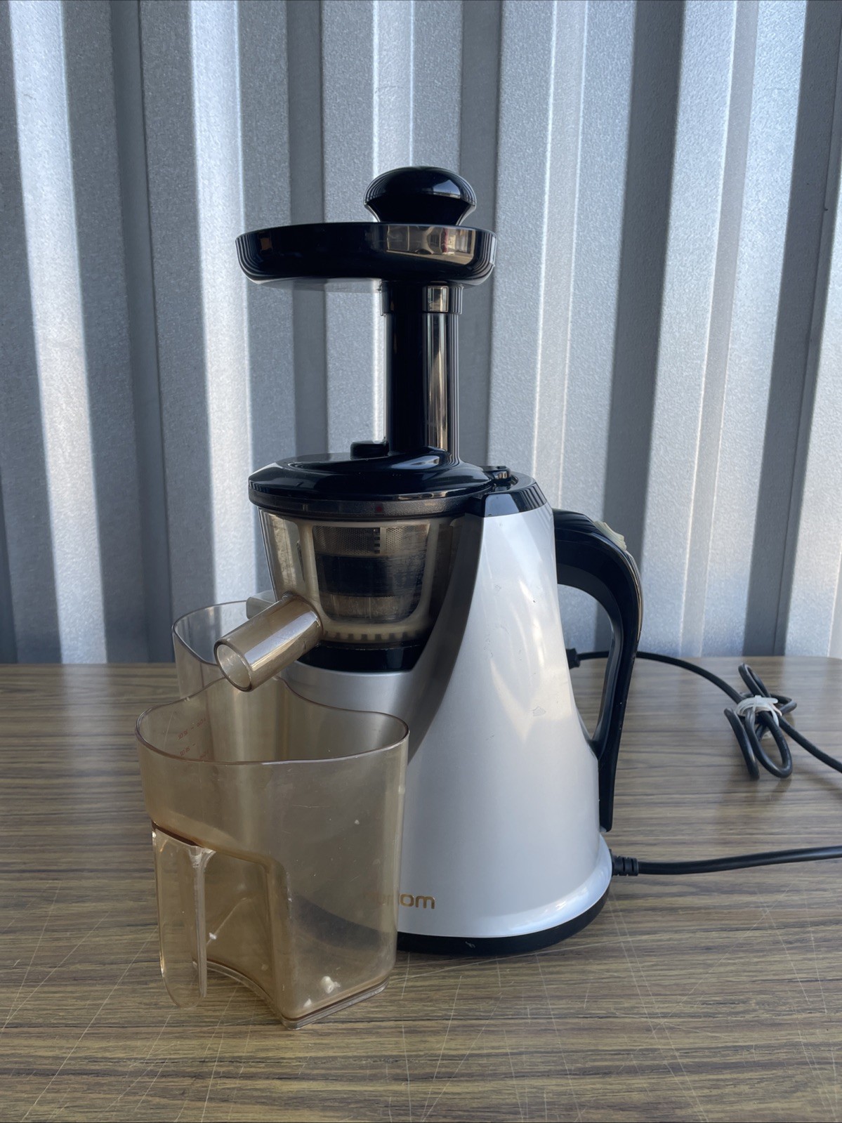 HUROM HU-100 Masticating Electric Slow Juicer Silver Black Tested Works