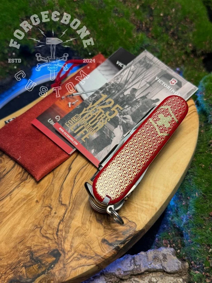 Victorinox CyberTool 125th Anniversary Edition 1.7725.J09 - Bild 2 von 4