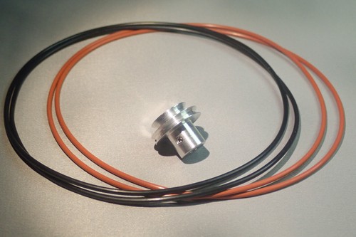 NEU 50 HZ PULLEY REGA PLANAR 3 + 4 BELTS RIEMENSCHEIBE REGA AUS METALL + 4 RIEMEN - Bild 1 von 2