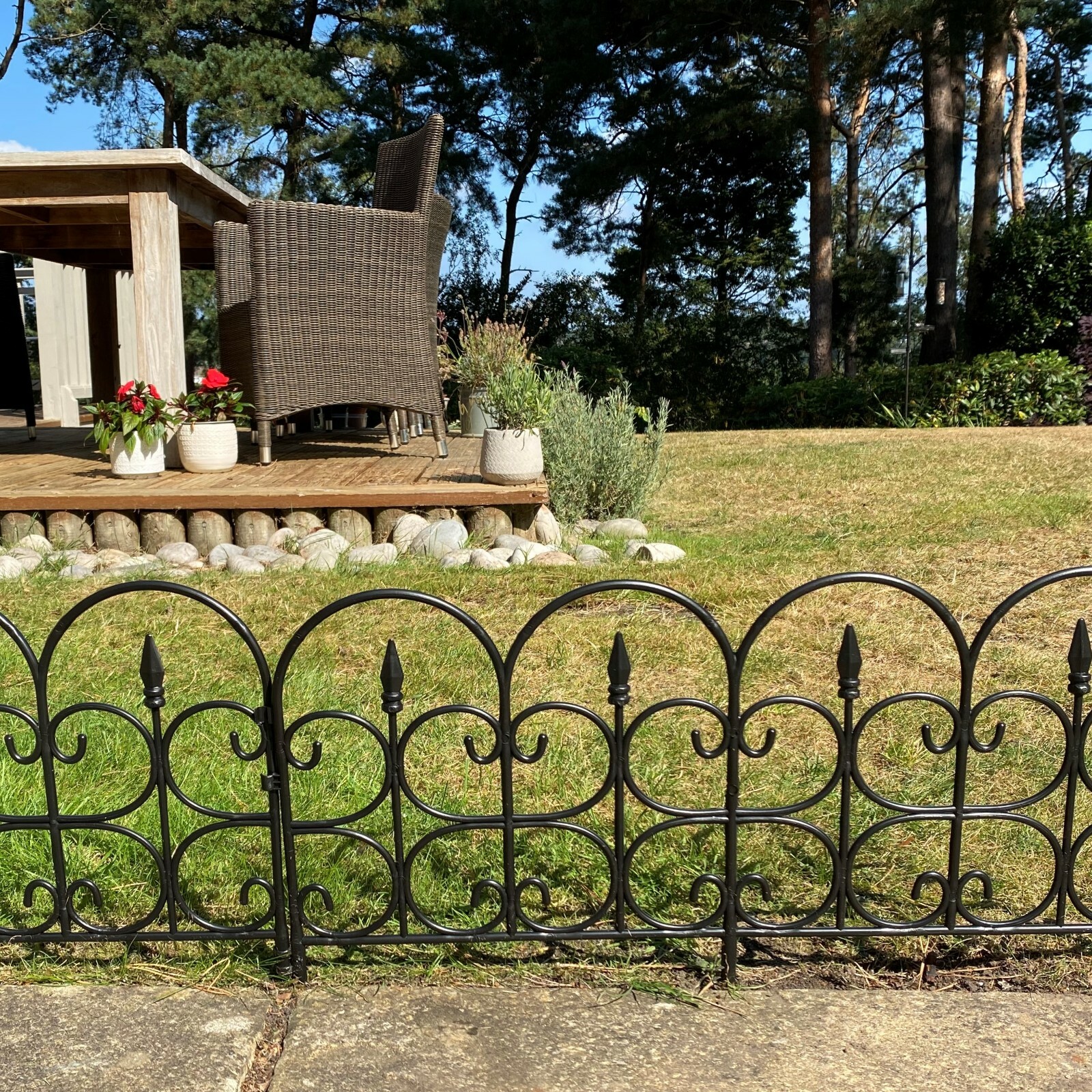 Plastic Lawn Edging Curved Top Panels (59cm x 32cm) Border Path Edge Set of 10