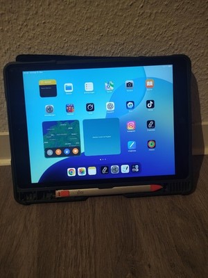 iPad 7. Generation (32 GB) + Logitech Crayon Combo 3 Apple IOS Uni Lernen