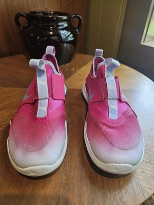 Nike Flex Runner sneakers in Fire Berry and Purple Pulse colorway Girls Size 2.5
