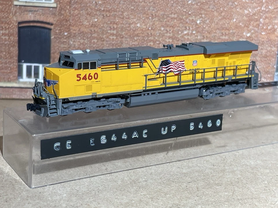 Kato N Scale GE ES44AC Union Pacific Building America Dcc Sound Diesel Loco - Image 2 of 4
