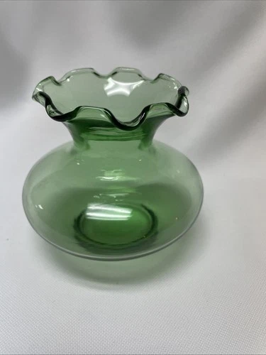 Vintage Anchor Hocking green ruffled rim bud vase