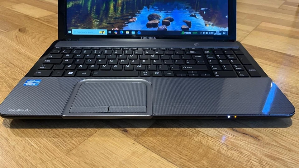 Toshiba Satellite Pro L850-1UJ, 15.6" Laptop, Core i3-3120M, 4GB RAM, 256GB SSD - Image 2 of 4