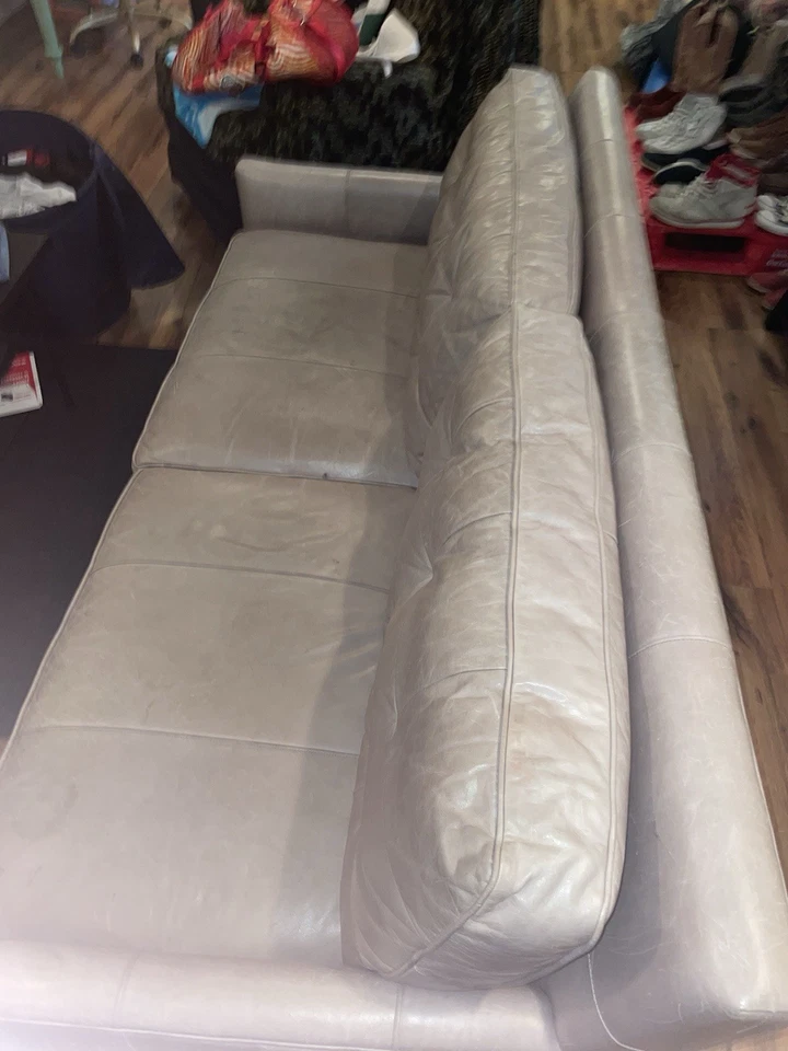 Sofá Off-White, excelente estado, usado, 2-3 personas, $250 Foto 3 de 3