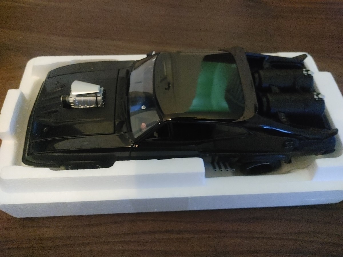 Interceptor (1:18) — Mad Max 2: The Road Warrior — AutoArt Interceptor (1:18) — Mad Max 2: The Road Warrior — AutoArt