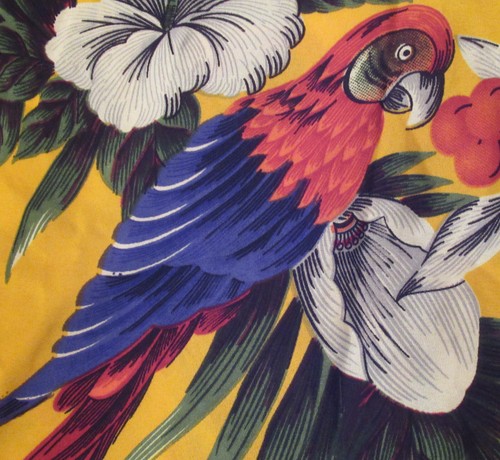 King Kameha women's parrots button-front Hawaiian shirt sz MEDIUM
