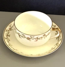Vintage HAVILAND FRANCE LIMOGES TEA CUP AND SAUCER SET Gold Trim