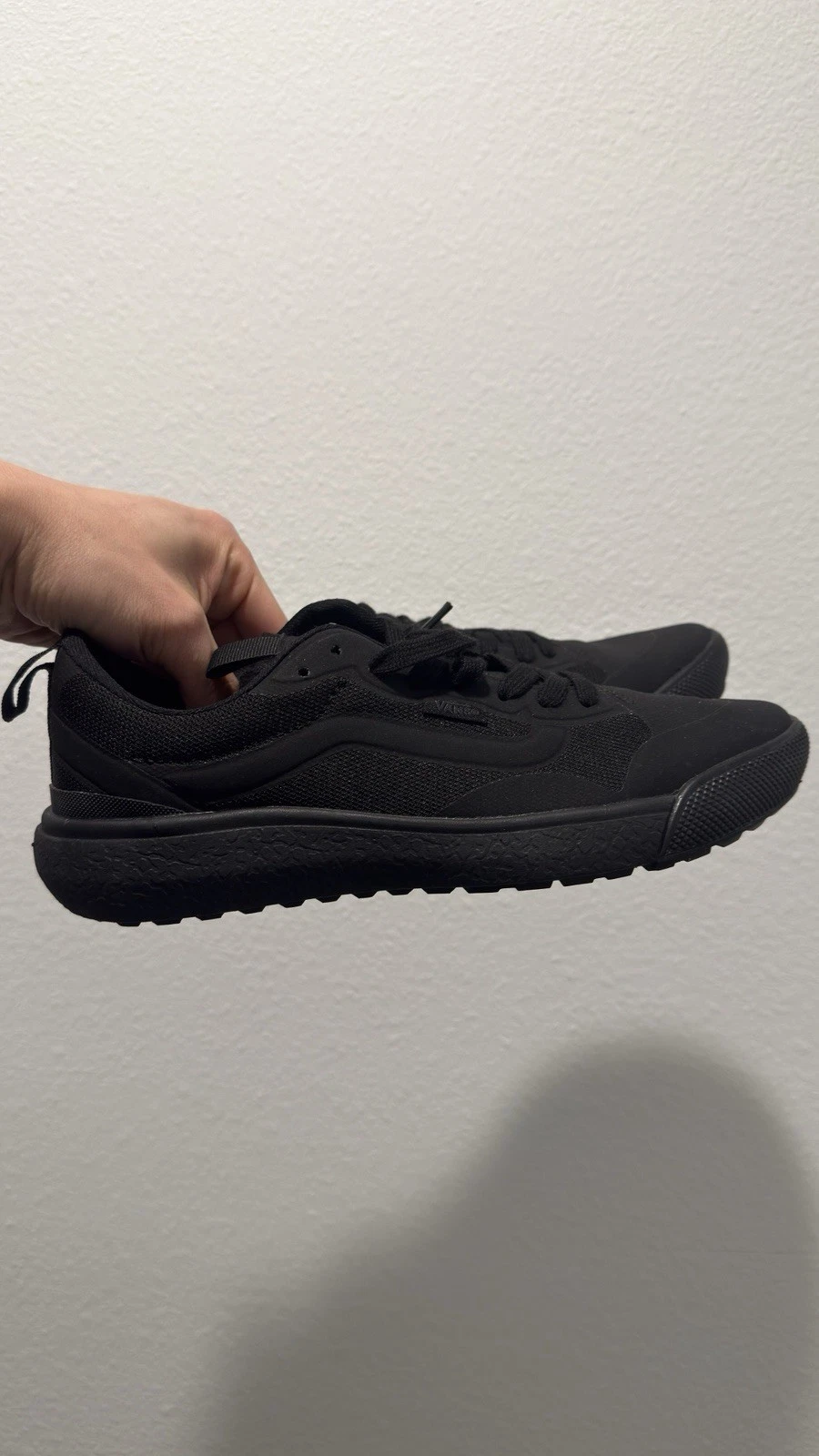 VANS UltraRange EXO Triple Black Low Top Shoes VN0A4U1KBJ4 Men's Size 6.5 NEW