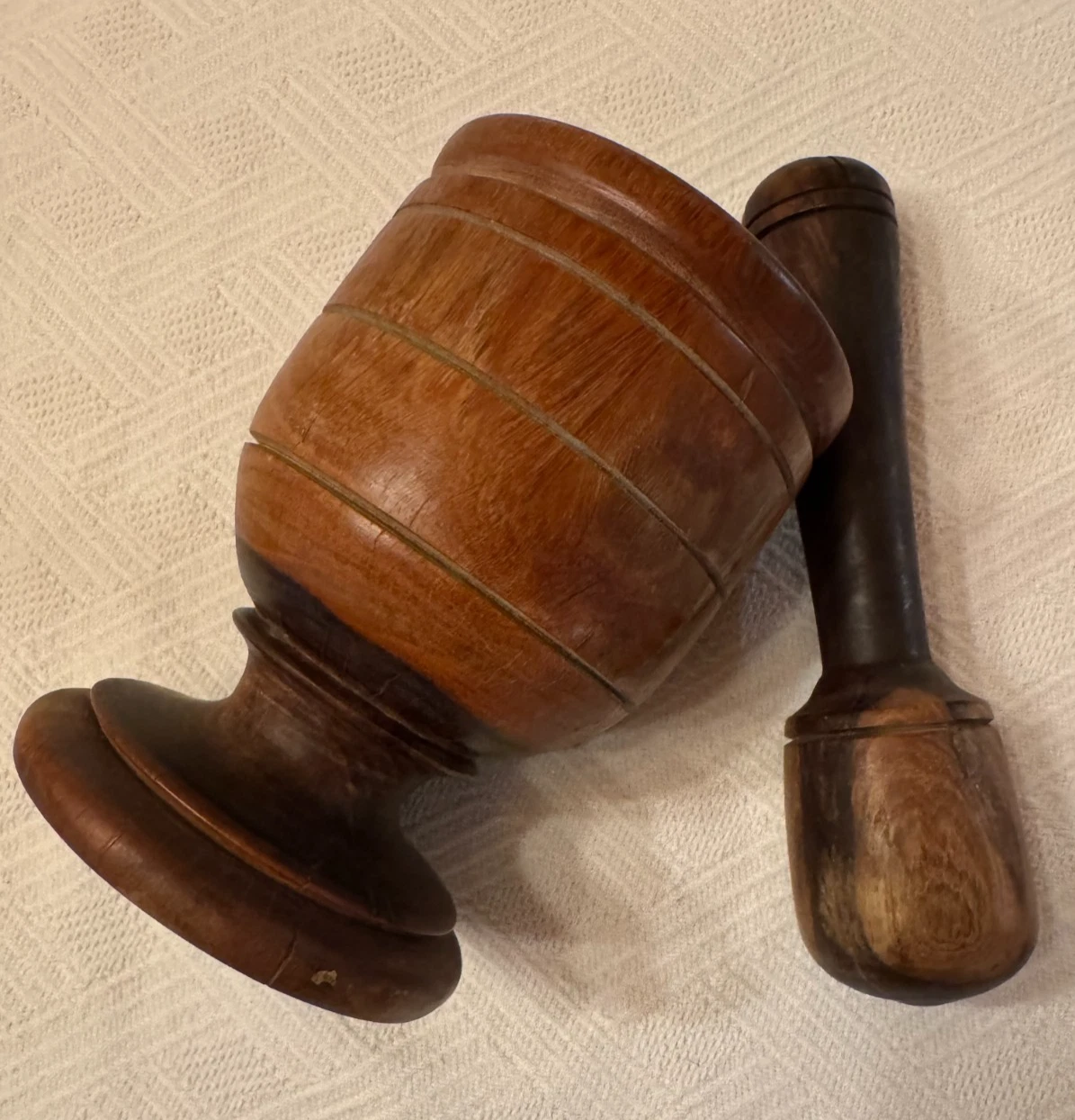 "Vessel with the pestle..." Vtg Antique Wooden 6 3/4" Mortar & 9" Pestle - heavy
Opens in a new wind