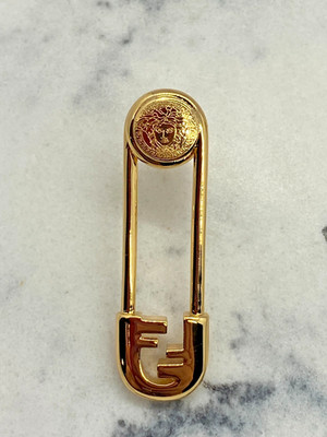 Auth FENDACE Versace x Fendi Single Gold Safety Pin Earring - Pre owned / MA5987