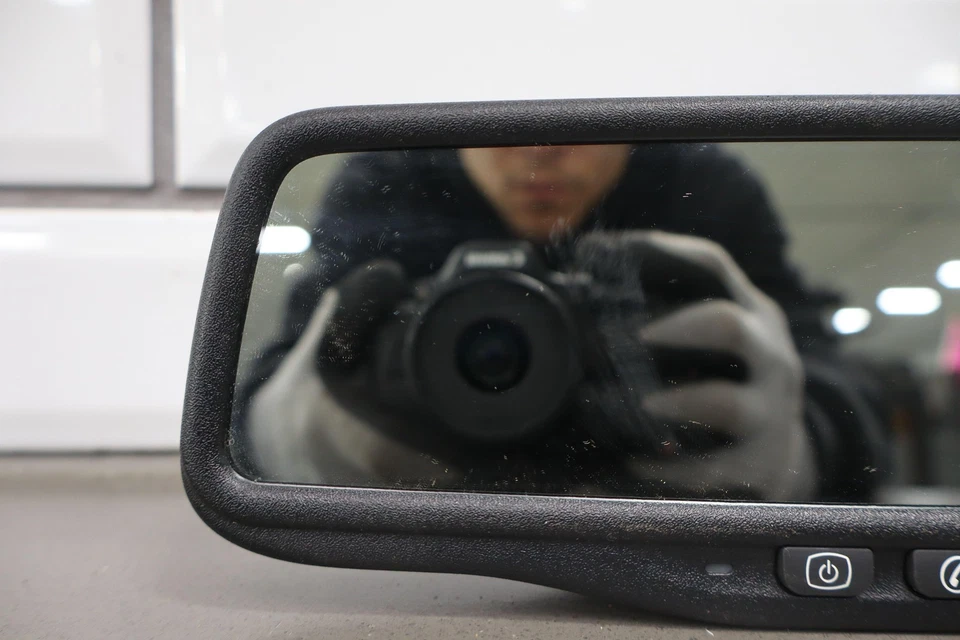 Espejo retrovisor con cámara de reversa Chevy GMC 2010-2014 (DRC) Foto 2 de 4