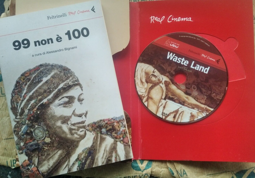 WASTE LAND. LIBRO + DVD regia di LUCY WALKER - FELTRINELLI REAL CINEMA - Picture 2 of 2