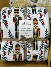 Very Merry Nutcracker King Blanket Super Soft Plush Soldier Christmas New 108x90