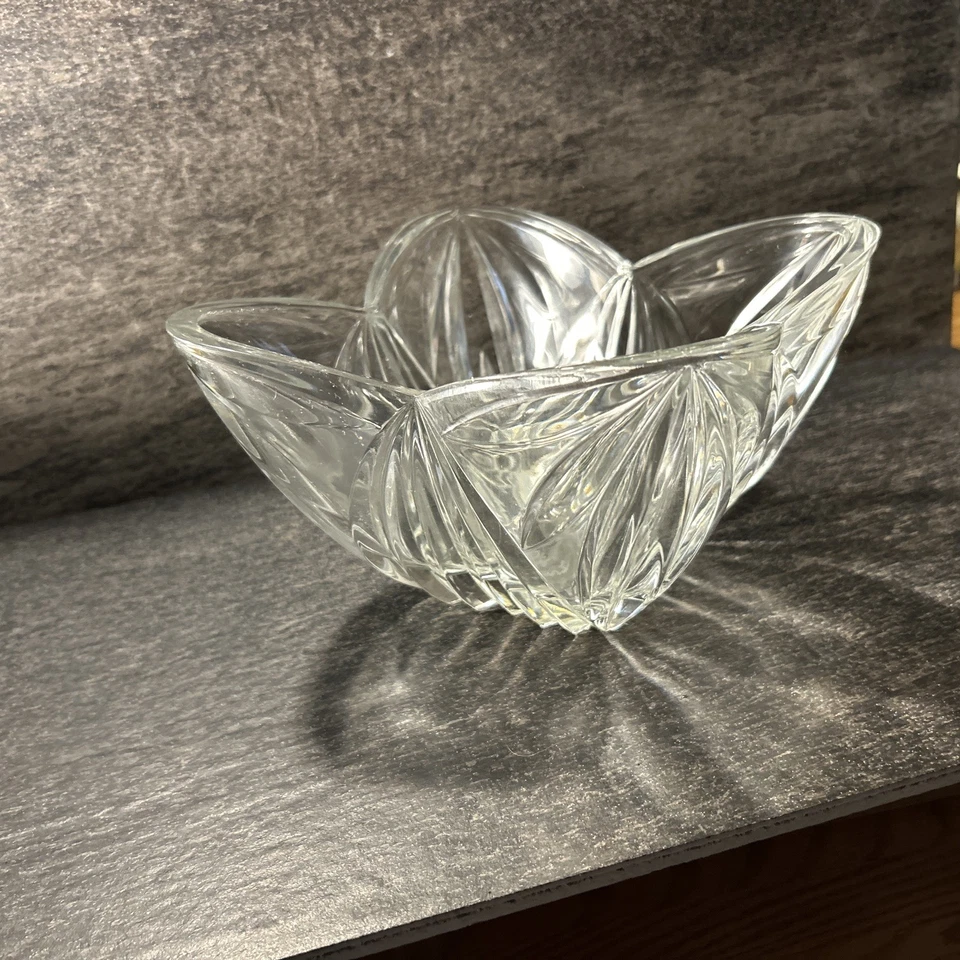 Tigela de vidro cristal tulipa 4 lados Mikasa San Larenz 7-3/4” Japão - Imagem 2 de 4