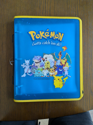 Toysite 2000 Pokemon Gotta Catch  em All Album/Folder/ Charizard Blastoise Pika