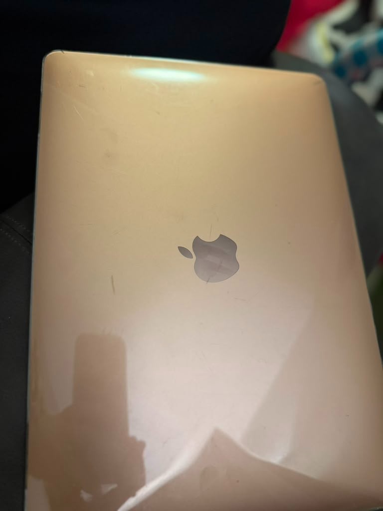 13-inch MacBook Air - Gold With the following configuration: Retina display wi