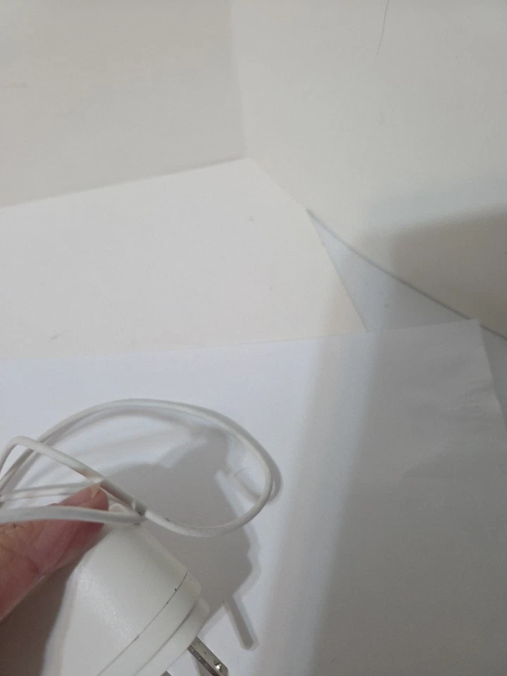 Cargador de viaje ZTE y cable USB de 4 pies Foto 3 de 4