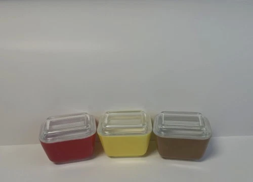 Set of 3 Vintage Pyrex 501,Refrigerator dishes Ribbed Lids 501-Red Yellow Brown