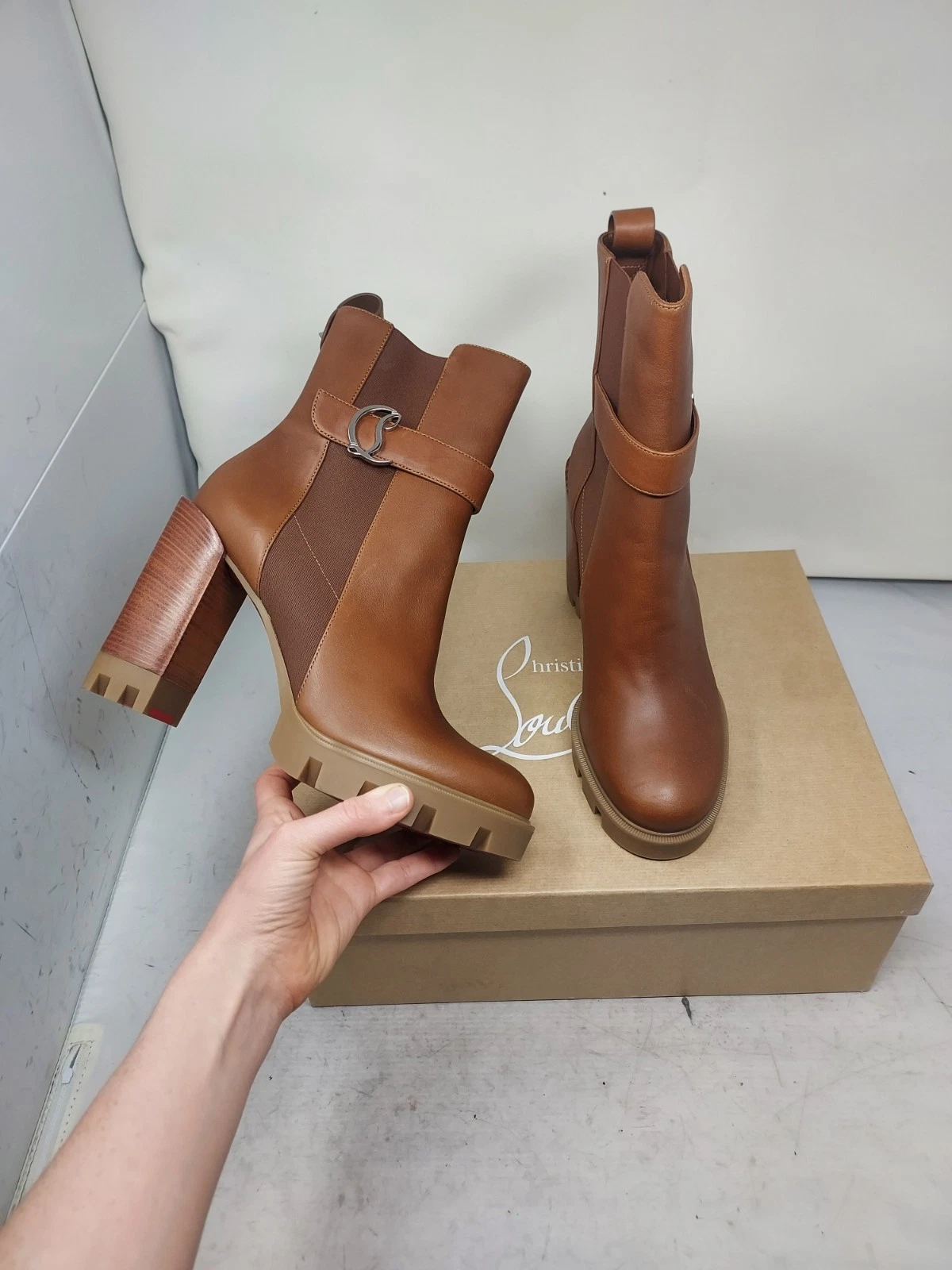 Christian Louboutin — CHRISTIAN LOUBOUTIN EU 41 US 11 WOMENS New CL Ankle Boot Chelsea Lug Boot