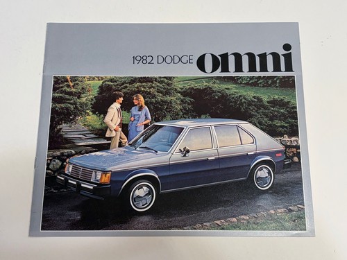 1982 DODGE OMNI SALES BROCHURE CATALOG IN EXCELLENT CONDITION