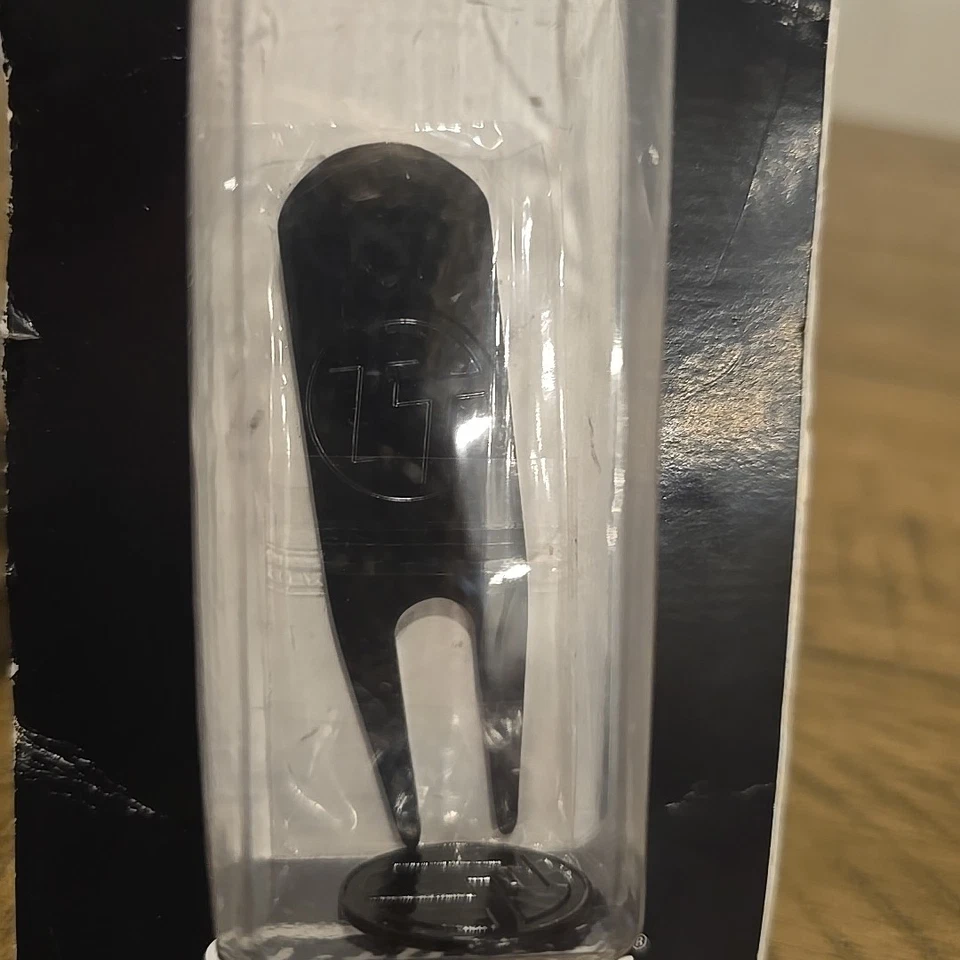 Herramienta Team Titleist Divot y marcador de bola - TOTALMENTE NUEVO Foto 2 de 4