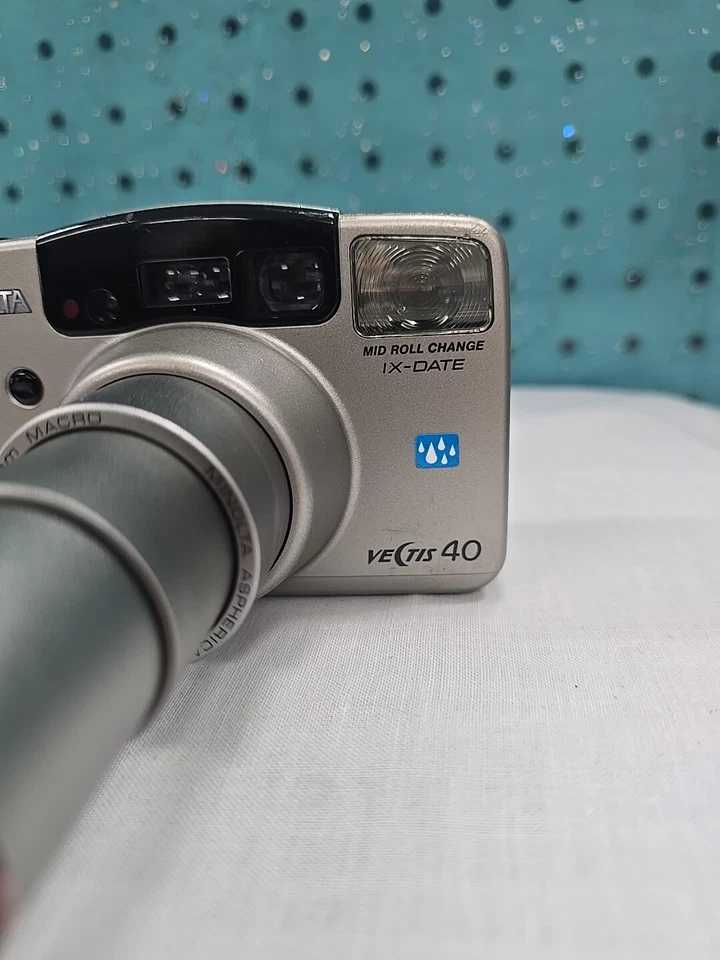 Фотоаппарат винтажный Minolta Vectis 40 Point And Shoot 1997, новые аккумуляторы, работает - Изображение 4 из 4