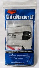 WRISTMASTER 2 BOWLING WRIST GLOVE MEDIUM FIT RIGHT HANDED SPORTS WEAR GEAR NIP