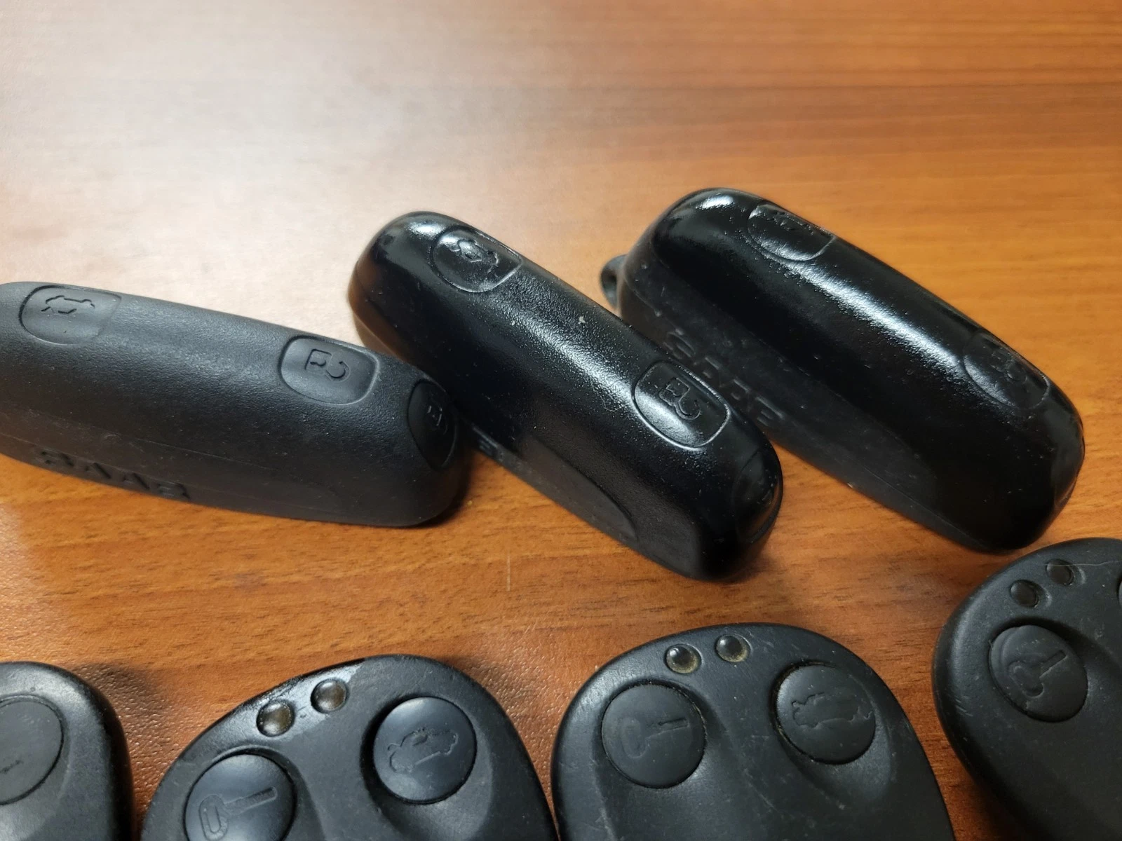 Lot of 11 OEM Saab Key Fobs Remotes Smart Keys Ignition Keys Mixed Used - product detail image 3