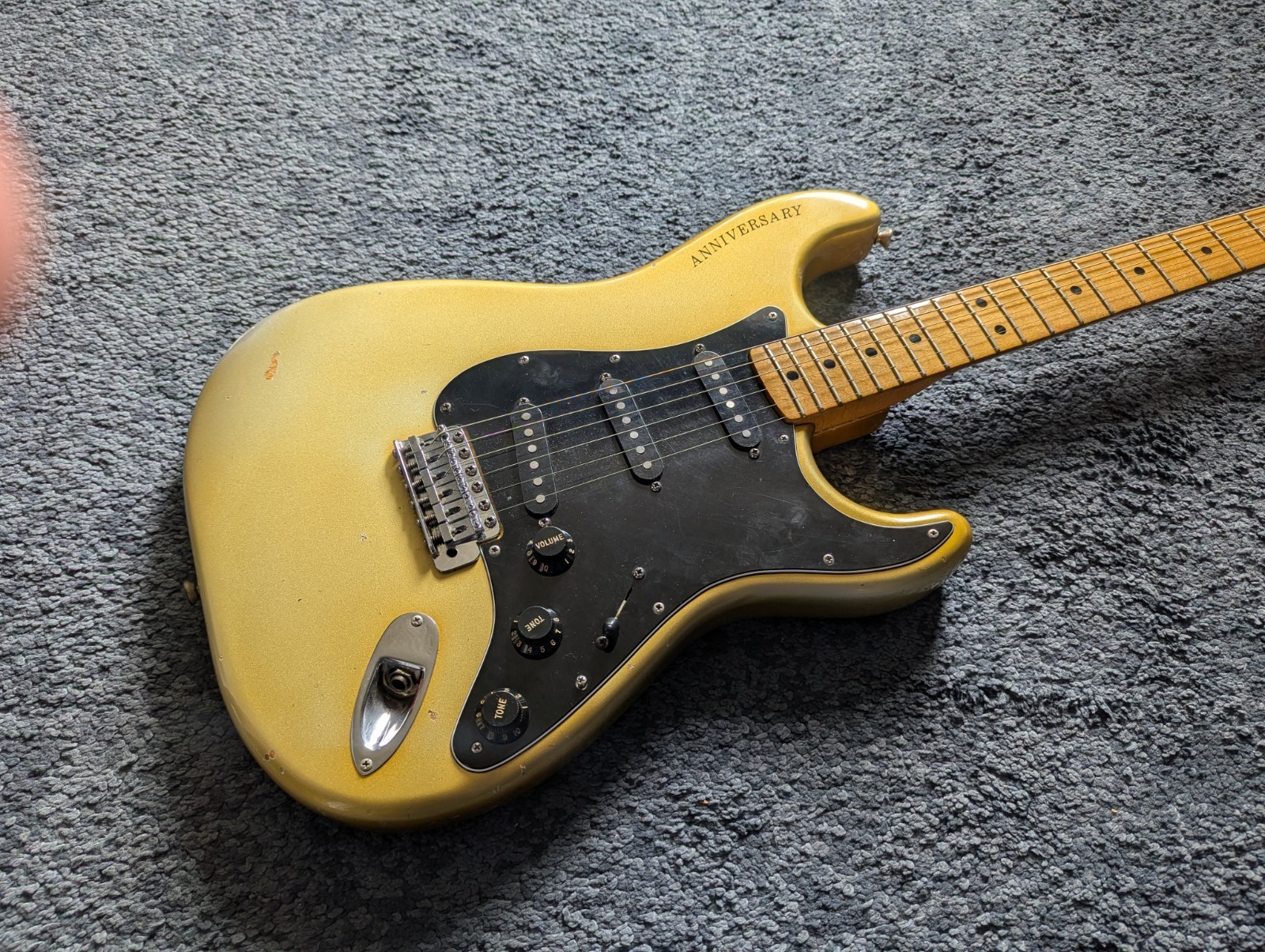 Fender 1979 25th Anniversary Stratocaster Guitar with CASE